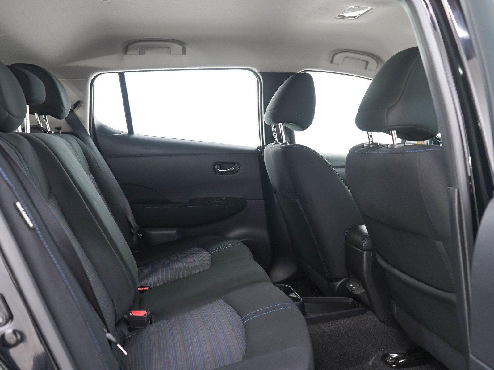 Used 2025 Nissan Leaf S FWD image 12
