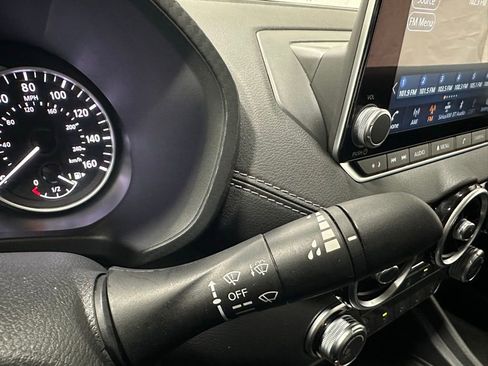 Used 2025 Nissan Sentra SV image 22