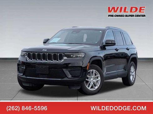 Used 2023 Jeep Grand Cherokee Laredo AWD/4WD image 1