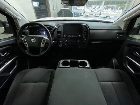 Used 2022 Nissan Titan SV RWD image 22