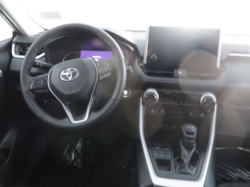 Used 2024 Toyota RAV4 XLE image 2