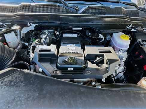 Used 2024 RAM 2500 Laramie image 32