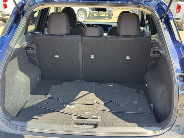 Used 2026 Nissan Kicks SV w/ SV Premium Package FWD image 33