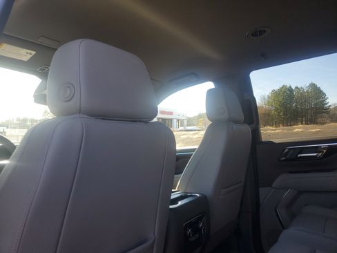 Used 2025 Chevrolet Tahoe LT image 7