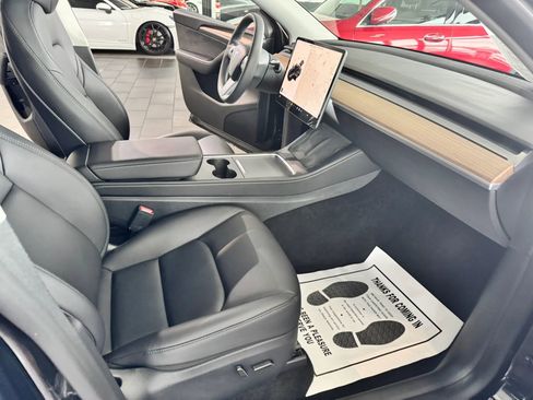 Used 2023 Tesla Model Y Long Range image 12
