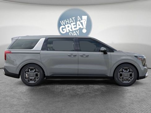 New 2026 Kia Carnival EX image 7