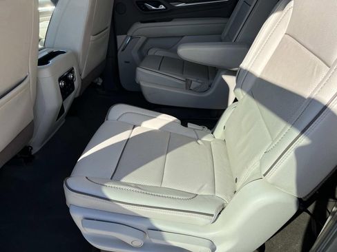 Used 2021 GMC Yukon XL Denali w/ Denali Premium Package image 20