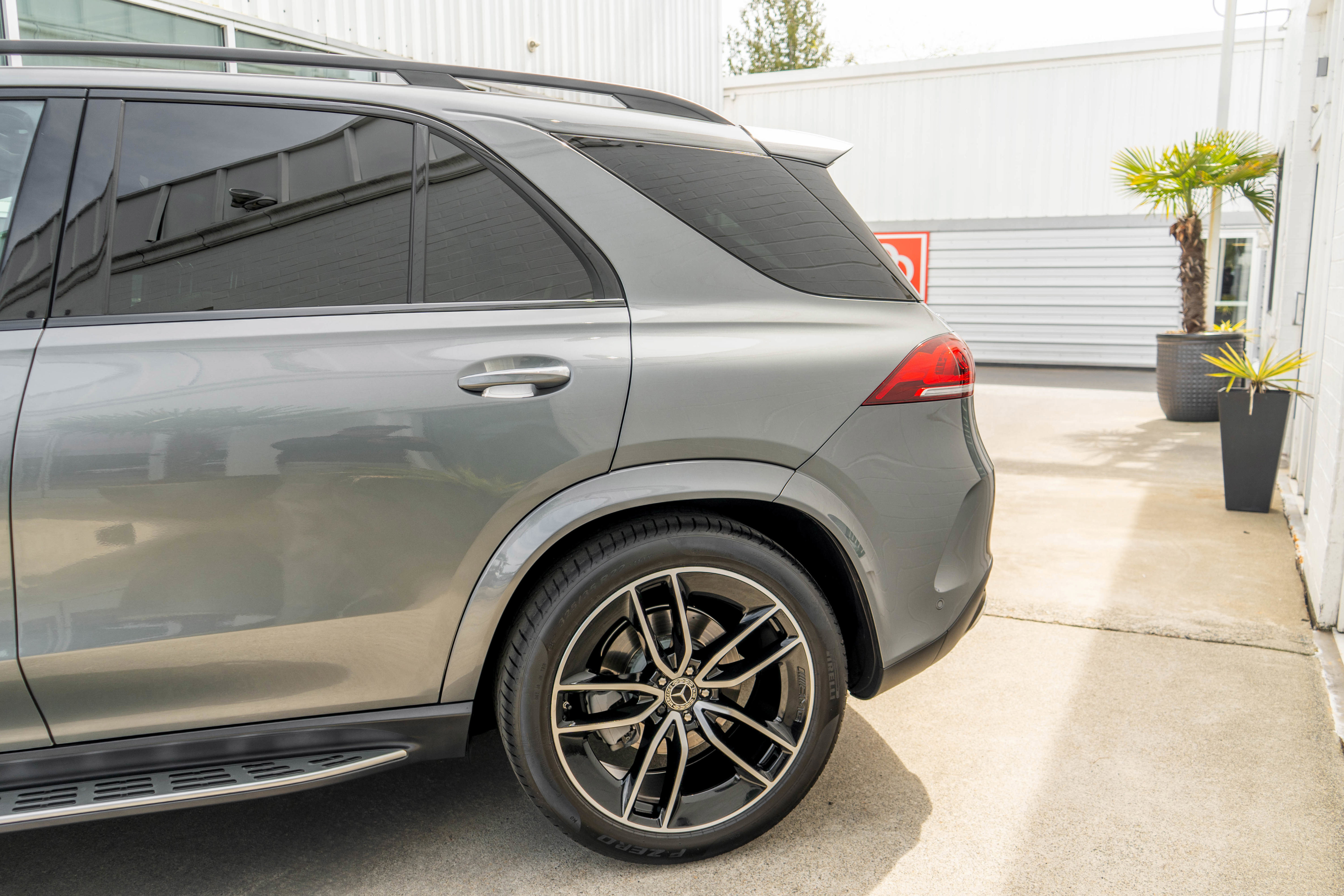 Used 2023 Mercedes-Benz GLE 580 4MATIC image 5