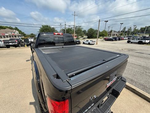 Used 2018 GMC Sierra 2500 Denali w/ Duramax Plus Package AWD/4WD image 8