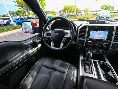 Used 2018 Ford F150 Lariat w/ Equipment Group 502A Luxury AWD/4WD image 32