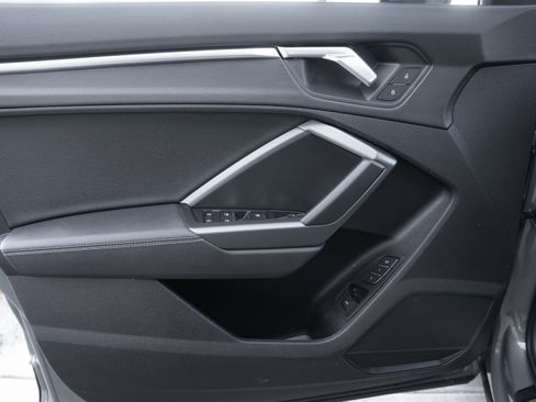 Certified 2025 Audi Q3 2.0T Premium w/ Convenience Package image 18