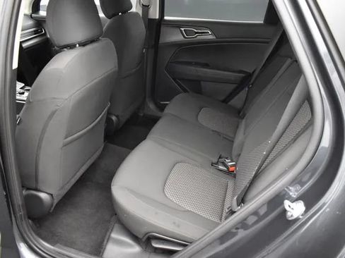 Used 2025 Kia Sportage LX FWD image 15