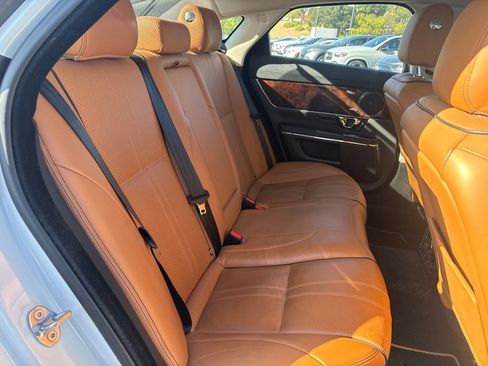Used 2018 Jaguar XJ R-Sport RWD image 7