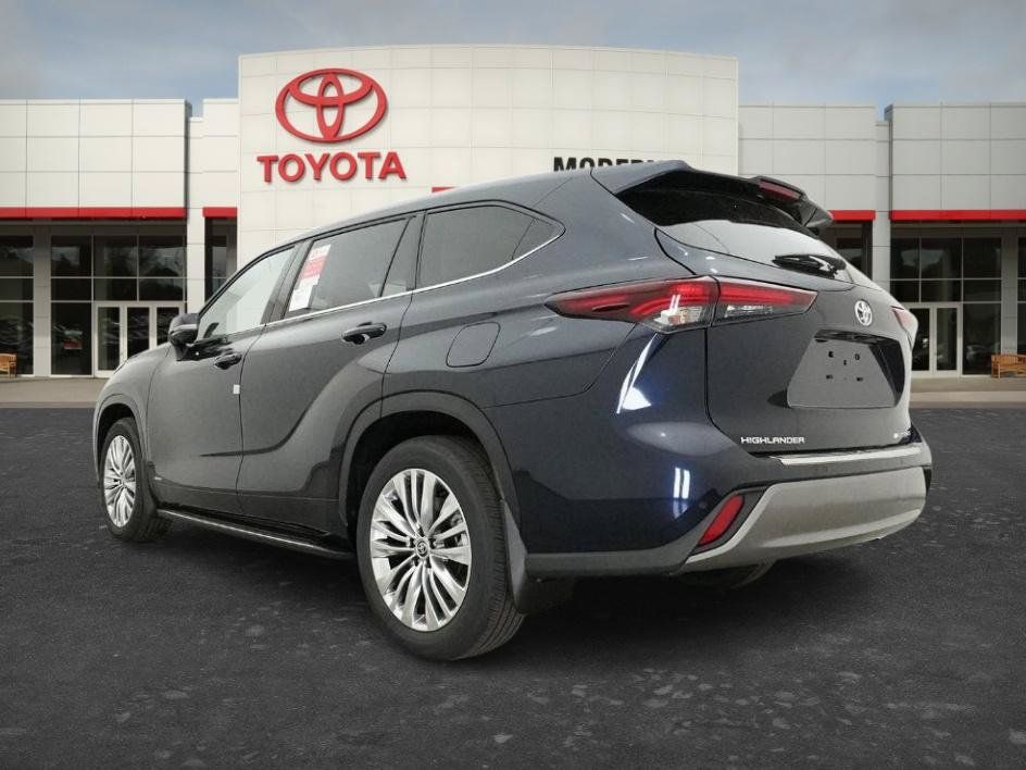 New 2026 Toyota Highlander Platinum AWD/4WD image 6