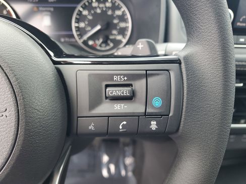 Certified 2021 Nissan Rogue SV image 18