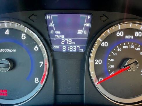 Used 2012 Hyundai Accent GS image 14