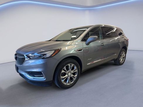 Used 2018 Buick Enclave Avenir w/ Avenir Technology Package AWD/4WD image 3