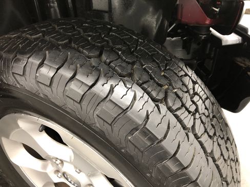 Used 2013 Jeep Wrangler Unlimited Sahara image 20