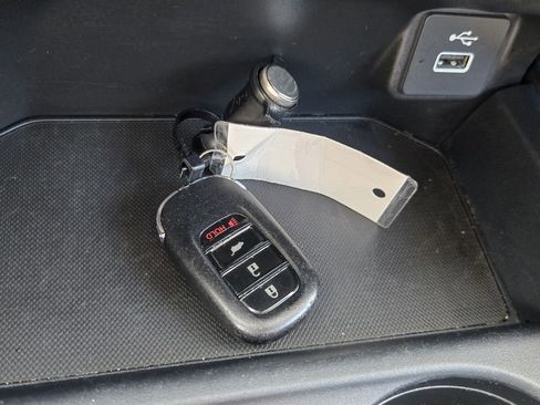 Certified 2023 Honda HR-V LX image 17