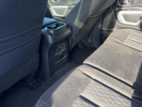 Used 2017 Nissan Titan SV image 16