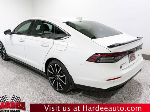 Used 2023 Honda Accord Touring image 3