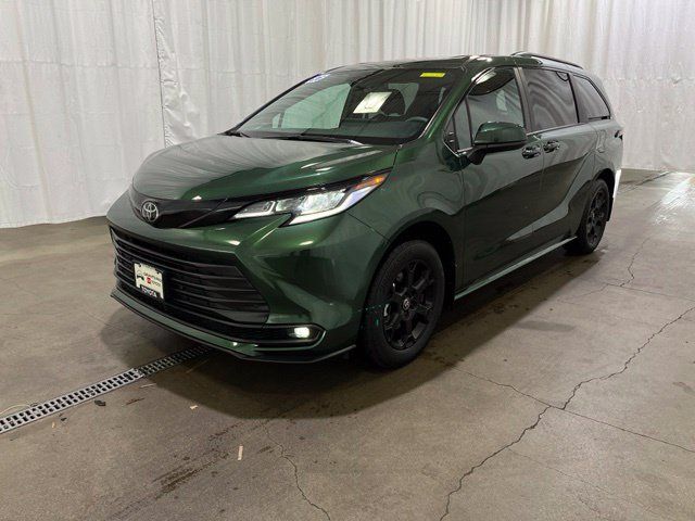 Certified 2026 Toyota Sienna XLE Woodland Edition AWD/4WD image 8