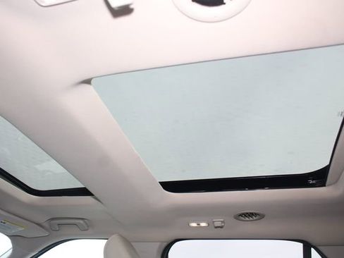 Used 2019 Ford Explorer Platinum image 26