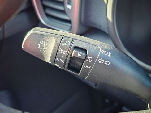 Used 2019 Kia Sportage LX image 17