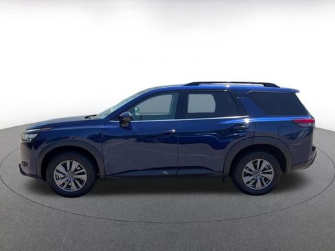 Used 2025 Nissan Pathfinder SV AWD/4WD image 9