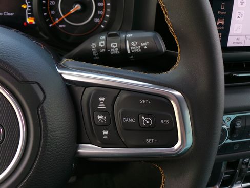 Used 2024 Jeep Wrangler Unlimited Sahara AWD/4WD image 34
