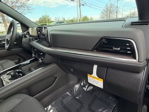 New 2026 Chevrolet Suburban LS w/ Max Trailering Package AWD/4WD image 39