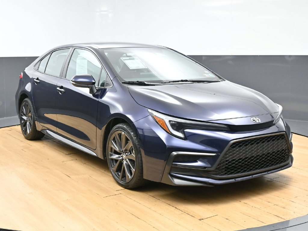 Used 2024 Toyota Corolla SE FWD image 3
