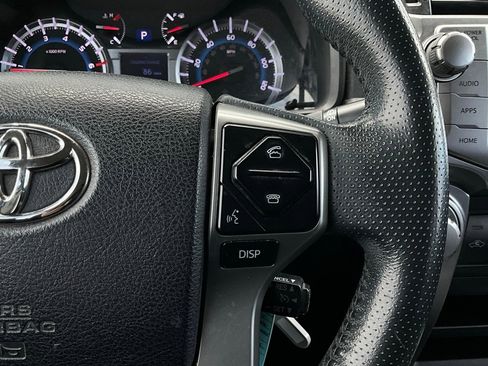 Used 2014 Toyota 4Runner SR5 image 34