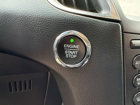 Used 2019 Ford Edge Titanium w/ Equipment Group 301A FWD image 28