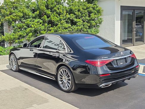 Used 2023 Mercedes-Benz S 580 4MATIC Sedan w/ AMG Line image 3