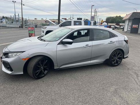 Used 2018 Honda Civic Sport image 3