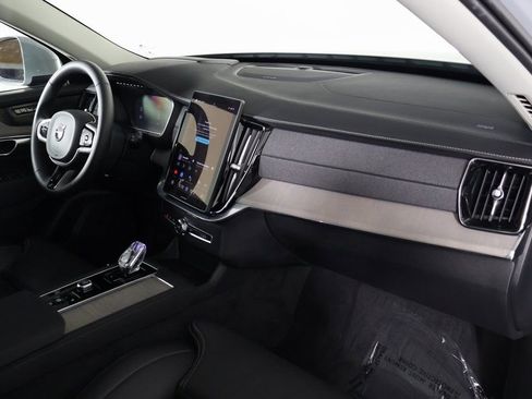 Used 2025 Volvo XC90 B6 Ultra image 9