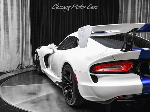 Used 2013 SRT Viper GTS w/ GTS Laguna Interior Pkg image 33
