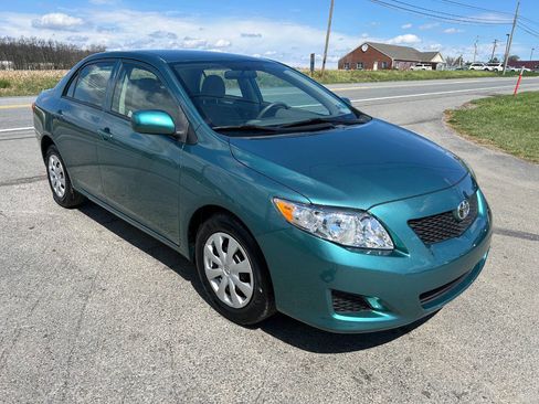 Used 2010 Toyota Corolla LE image 3