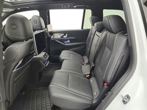 New 2026 Mercedes-Benz GLS 580 4MATIC image 11