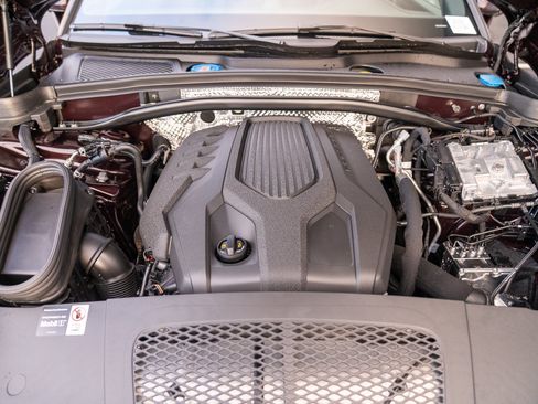 Certified 2026 Porsche Macan AWD/4WD image 29