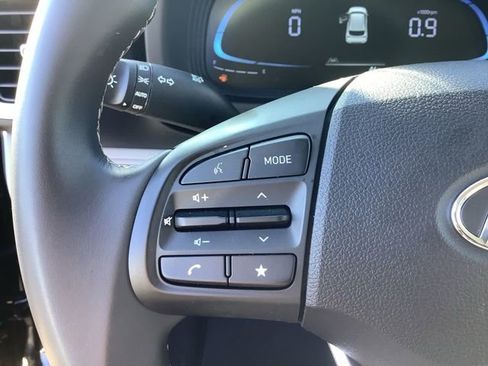 Certified 2026 Hyundai Venue SEL image 31