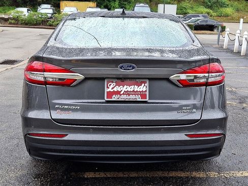 Used 2019 Ford Fusion SE image 5