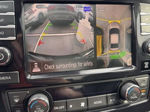 Used 2021 Nissan Maxima SR w/ Sport Mat Group image 20