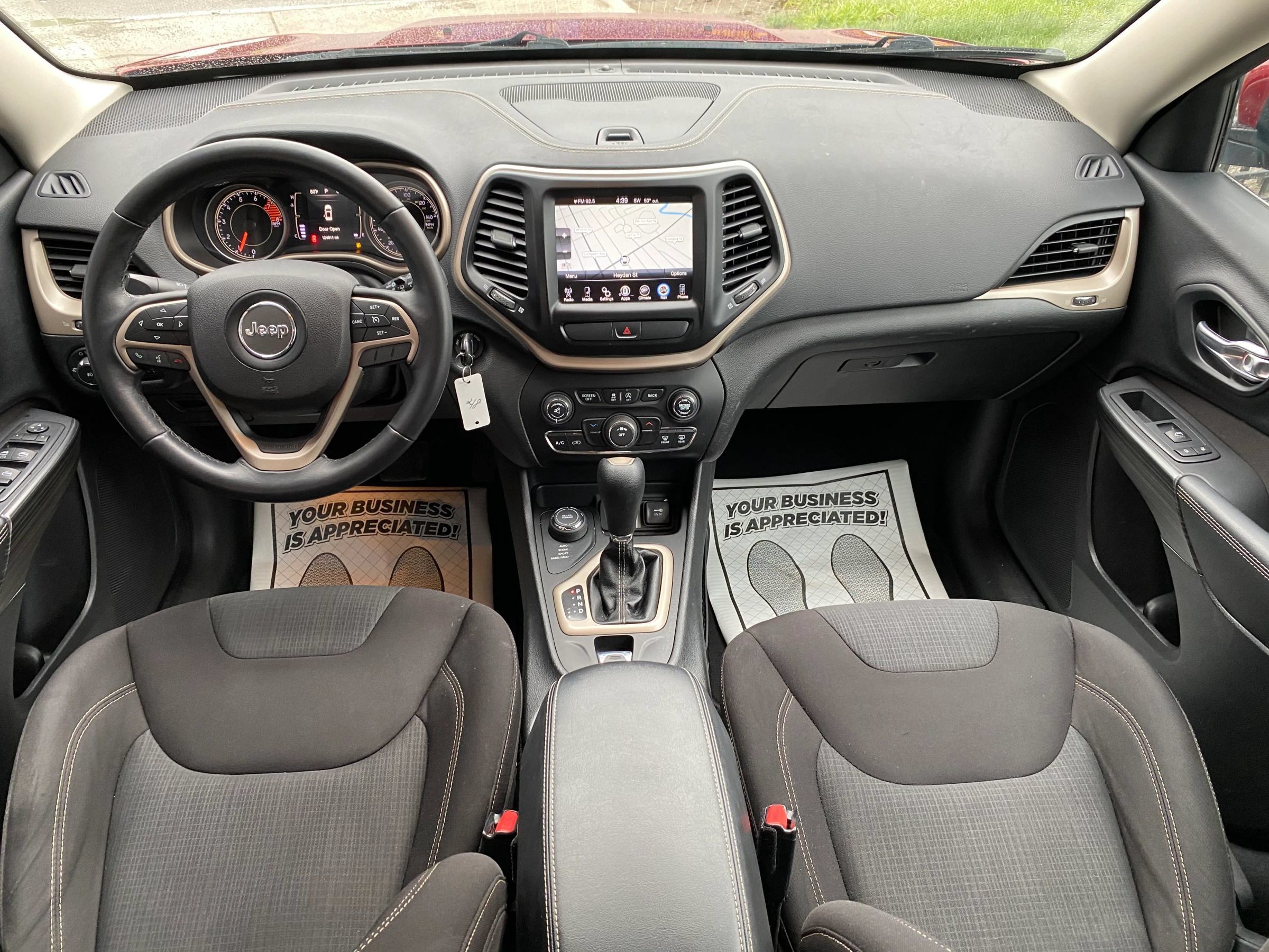 Used 2016 Jeep Cherokee Latitude w/ Trailer Tow Group AWD/4WD image 4