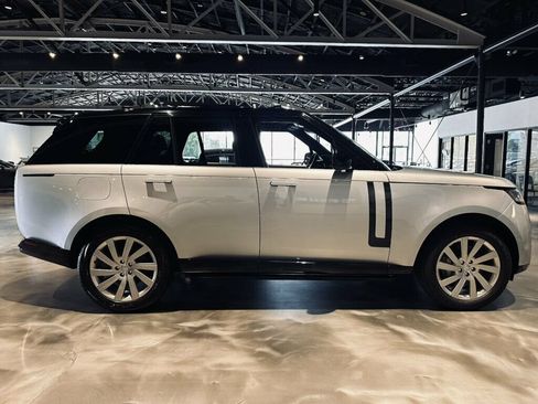 Used 2023 Land Rover Range Rover SE AWD/4WD image 6