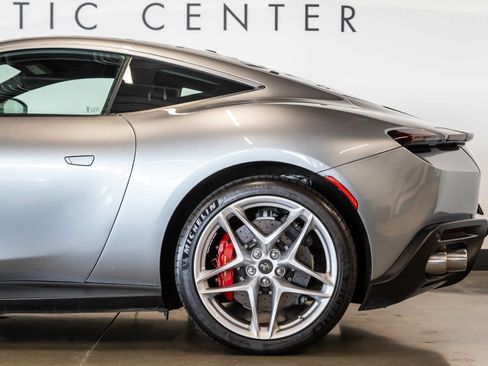 Used 2021 Ferrari Roma RWD image 17