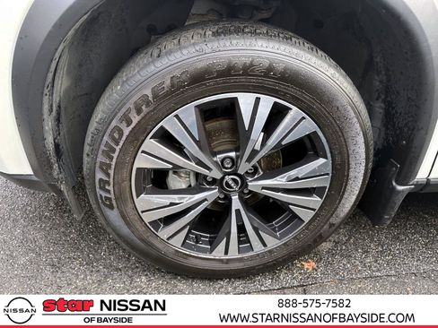 Used 2023 Nissan Rogue SV image 8