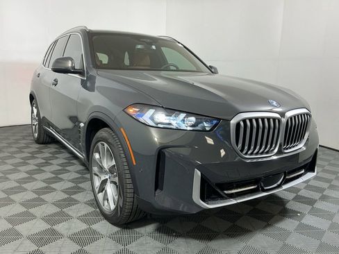 New 2026 BMW X5 xDrive50e w/ Executive Package AWD/4WD image 4