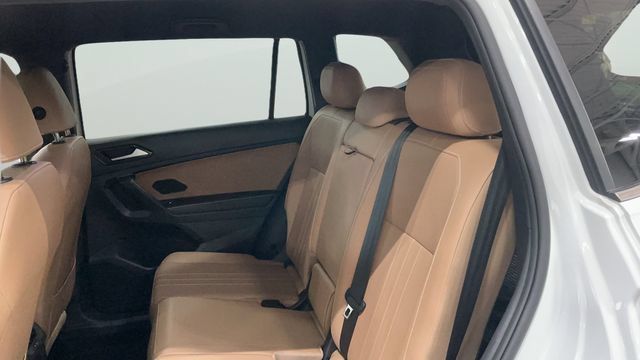 Certified 2024 Volkswagen Tiguan SE AWD/4WD image 14
